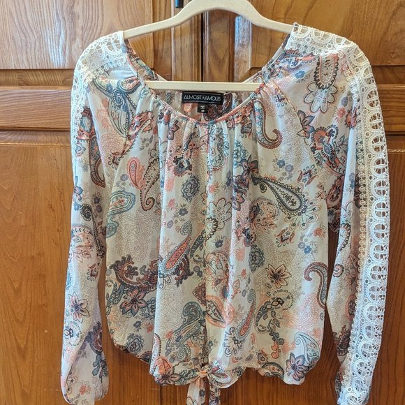 Almost Famous Size Medium Scoop Neck Paisley Top - Picture 1 of 11
